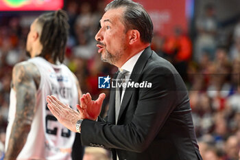 2024-05-29 - Virtus Segrafedo Bologna ’s Head Coach Luca Banchi gestures - UMANA REYER VENEZIA VS VIRTUS SEGAFREDO BOLOGNA - ITALIAN SERIE A - BASKETBALL