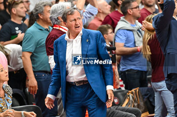 2024-05-29 - Luigi Brugnaro Mayor of Venice shows his disappointment - UMANA REYER VENEZIA VS VIRTUS SEGAFREDO BOLOGNA - ITALIAN SERIE A - BASKETBALL