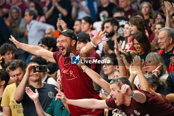 2024-05-29 - Umana Reyer Venezia supporters celebrates a victory at the end of match - UMANA REYER VENEZIA VS VIRTUS SEGAFREDO BOLOGNA - ITALIAN SERIE A - BASKETBALL