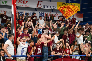 2024-05-29 - Umana Reyer Venezia supporters celebrates a victory at the end of match - UMANA REYER VENEZIA VS VIRTUS SEGAFREDO BOLOGNA - ITALIAN SERIE A - BASKETBALL