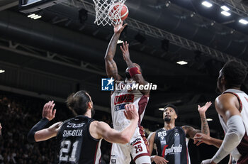 2024-05-26 - Aamir Simms (Umana Reyer Venezia) during the LBA italian A1 series basketball championship match 2 of the playoffs semifinals Segafredo Virtus Bologna Vs. Umana Reyer Venezia at Segafredo Arena, Bologna, Italy, May 26, 2024 - Photo: Michele Nucci - VIRTUS BOLOGNA VS REYER VENEZIA - ITALIAN SERIE A - BASKETBALL