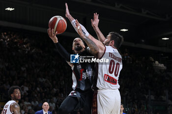 2024-05-26 - Daniel Hackett (Segafredo Virtus Bologna) during the LBA italian A1 series basketball championship match 2 of the playoffs semifinals Segafredo Virtus Bologna Vs. Umana Reyer Venezia at Segafredo Arena, Bologna, Italy, May 26, 2024 - Photo: Michele Nucci - VIRTUS BOLOGNA VS REYER VENEZIA - ITALIAN SERIE A - BASKETBALL