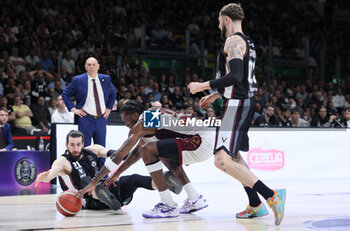 2024-05-26 - Jeff Brooks (Umana Reyer Venezia) in action thwarted by Tornike Shengelia (Segafredo Virtus Bologna) during the LBA italian A1 series basketball championship match 2 of the playoffs semifinals Segafredo Virtus Bologna Vs. Umana Reyer Venezia at Segafredo Arena, Bologna, Italy, May 26, 2024 - Photo: Michele Nucci - VIRTUS BOLOGNA VS REYER VENEZIA - ITALIAN SERIE A - BASKETBALL