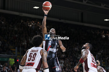 2024-05-26 - Bryant Dunston (Segafredo Virtus Bologna) during the LBA italian A1 series basketball championship match 2 of the playoffs semifinals Segafredo Virtus Bologna Vs. Umana Reyer Venezia at Segafredo Arena, Bologna, Italy, May 26, 2024 - Photo: Michele Nucci - VIRTUS BOLOGNA VS REYER VENEZIA - ITALIAN SERIE A - BASKETBALL