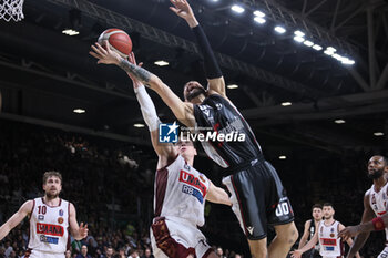 2024-05-26 - Isaia Cordinier (Segafredo Virtus Bologna) in action thwarted by Alex O'Connell (Umana Reyer Venezia) during the LBA italian A1 series basketball championship match 2 of the playoffs semifinals Segafredo Virtus Bologna Vs. Umana Reyer Venezia at Segafredo Arena, Bologna, Italy, May 26, 2024 - Photo: Michele Nucci - VIRTUS BOLOGNA VS REYER VENEZIA - ITALIAN SERIE A - BASKETBALL