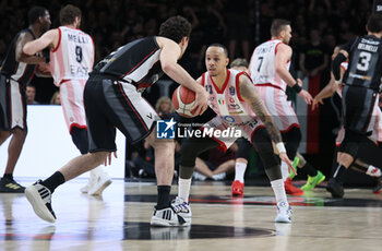 2024-06-06 - Alessandro Pajola (Bologna) in action thwarted by Shabazz Napier (Milano) during race 1 of the playoffs final game of the LBA Italian basketball championship Segafredo Virtus Bologna vs EA7 Emporio Armani Olimpia Milano at Segafredo Arena, Bologna, Italy, June 06, 2024 - photo Michele Nucci - RACE 1 FINAL / VIRTUS SEGAFREDO BOLOGNA VS EA7 EMPORIO ARMANI MILANO - ITALIAN SERIE A - BASKETBALL