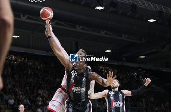 2024-06-06 - Nicolo' Melli (Milano) in action thwarted by Bryant Dunston (Bologna) during race 1 of the playoffs final game of the LBA Italian basketball championship Segafredo Virtus Bologna vs EA7 Emporio Armani Olimpia Milano at Segafredo Arena, Bologna, Italy, June 06, 2024 - photo Michele Nucci - RACE 1 FINAL / VIRTUS SEGAFREDO BOLOGNA VS EA7 EMPORIO ARMANI MILANO - ITALIAN SERIE A - BASKETBALL