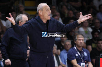 2024-06-06 - Ettore Messina (head coach of Milano) during race 1 of the playoffs final game of the LBA Italian basketball championship Segafredo Virtus Bologna vs EA7 Emporio Armani Olimpia Milano at Segafredo Arena, Bologna, Italy, June 06, 2024 - photo Michele Nucci - RACE 1 FINAL / VIRTUS SEGAFREDO BOLOGNA VS EA7 EMPORIO ARMANI MILANO - ITALIAN SERIE A - BASKETBALL