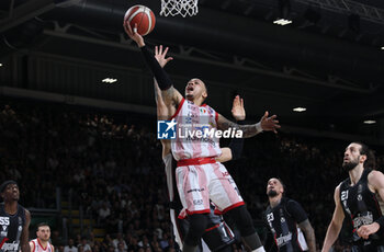 2024-06-06 - Shabazz Napier (Milano) during race 1 of the playoffs final game of the LBA Italian basketball championship Segafredo Virtus Bologna vs EA7 Emporio Armani Olimpia Milano at Segafredo Arena, Bologna, Italy, June 06, 2024 - photo Michele Nucci - RACE 1 FINAL / VIRTUS SEGAFREDO BOLOGNA VS EA7 EMPORIO ARMANI MILANO - ITALIAN SERIE A - BASKETBALL