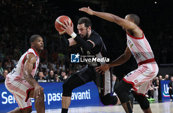 2024-06-06 - Marco Belinelli (Bologna) during race 1 of the playoffs final game of the LBA Italian basketball championship Segafredo Virtus Bologna vs EA7 Emporio Armani Olimpia Milano at Segafredo Arena, Bologna, Italy, June 06, 2024 - photo Michele Nucci - RACE 1 FINAL / VIRTUS SEGAFREDO BOLOGNA VS EA7 EMPORIO ARMANI MILANO - ITALIAN SERIE A - BASKETBALL