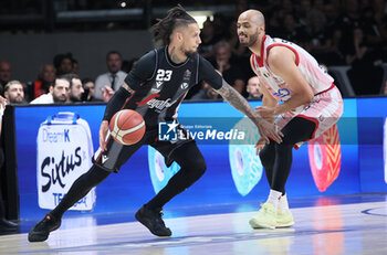 2024-06-08 - Daniel Hackett (Bologna) during race 2 of the playoffs final game of the LBA Italian basketball championship Segafredo Virtus Bologna vs EA7 Emporio Armani Olimpia Milano at Segafredo Arena, Bologna, Italy, June 08, 2024 - photo Michele Nucci - RACE 2 FINAL - VIRTUS SEGAFREDO BOLOGNA VS EA7 EMPORIO ARMANI MILANO - ITALIAN SERIE A - BASKETBALL