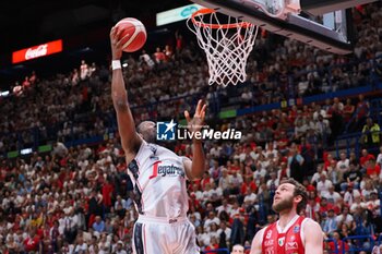 2024-06-11 - Bryan Dunston (Virtus Segafredo Bologna) - GAME 3 FINAL - EA7 EMPORIO ARMANI MILANO VS VIRTUS SEGAFREDO BOLOGNA - ITALIAN SERIE A - BASKETBALL