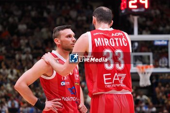 2024-06-11 - Stefano Tonut (EA7 Emporio Armani Olimpia Milano) & Nikola Mirotic (EA7 Emporio Armani Olimpia Milano) - GAME 3 FINAL - EA7 EMPORIO ARMANI MILANO VS VIRTUS SEGAFREDO BOLOGNA - ITALIAN SERIE A - BASKETBALL