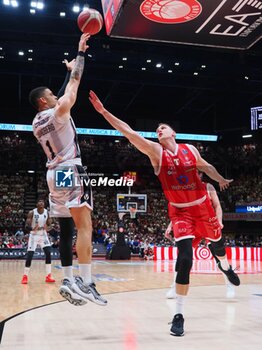 2024-06-11 - Iffe Lundberg (Virtus Segafredo Bologna) & Johannes Voigtmann (EA7 Emporio Armani Olimpia Milano) - GAME 3 FINAL - EA7 EMPORIO ARMANI MILANO VS VIRTUS SEGAFREDO BOLOGNA - ITALIAN SERIE A - BASKETBALL