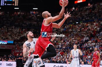 2024-06-11 - Shavon Shields (EA7 Emporio Armani Olimpia Milano) - GAME 3 FINAL - EA7 EMPORIO ARMANI MILANO VS VIRTUS SEGAFREDO BOLOGNA - ITALIAN SERIE A - BASKETBALL