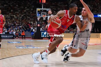 2024-06-11 - Kyle Hines (EA7 Emporio Armani Olimpia Milano) - GAME 3 FINAL - EA7 EMPORIO ARMANI MILANO VS VIRTUS SEGAFREDO BOLOGNA - ITALIAN SERIE A - BASKETBALL