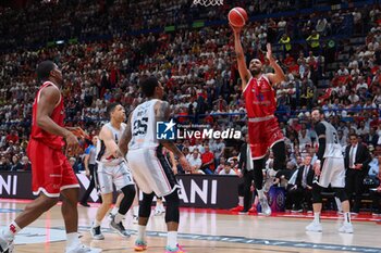 2024-06-11 - Shavon Shields (EA7 Emporio Armani Olimpia Milano) - GAME 3 FINAL - EA7 EMPORIO ARMANI MILANO VS VIRTUS SEGAFREDO BOLOGNA - ITALIAN SERIE A - BASKETBALL