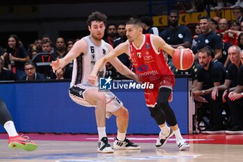 2024-06-13 - Diego Flaccadori (EA7 Emporio Armani Olimpia Milano) & Alessandro Pajola (Virtus Segafredo Bologna) - GAME 4 FINAL - EA7 EMPORIO ARMANI MILANO VS VIRTUS SEGAFREDO BOLOGNA - ITALIAN SERIE A - BASKETBALL