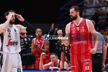 2024-06-13 - Nikola Mirotic (EA7 Emporio Armani Olimpia Milano) & Tornike Shengelia (Virtus Segafredo Bologna) - GAME 4 FINAL - EA7 EMPORIO ARMANI MILANO VS VIRTUS SEGAFREDO BOLOGNA - ITALIAN SERIE A - BASKETBALL