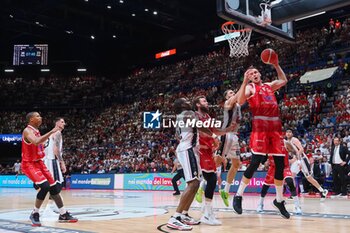 2024-06-13 - Johannes Voigtmann (EA7 Emporio Armani Olimpia Milano) - GAME 4 FINAL - EA7 EMPORIO ARMANI MILANO VS VIRTUS SEGAFREDO BOLOGNA - ITALIAN SERIE A - BASKETBALL