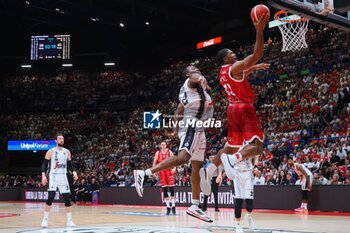 2024-06-13 - Kyle Hines (EA7 Emporio Armani Olimpia Milano) - GAME 4 FINAL - EA7 EMPORIO ARMANI MILANO VS VIRTUS SEGAFREDO BOLOGNA - ITALIAN SERIE A - BASKETBALL