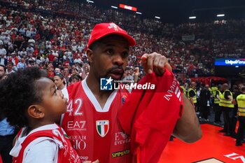 2024-06-13 - Kyle Hines (EA7 Emporio Armani Olimpia Milano) - GAME 4 FINAL - EA7 EMPORIO ARMANI MILANO VS VIRTUS SEGAFREDO BOLOGNA - ITALIAN SERIE A - BASKETBALL