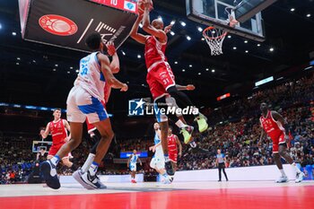 2024-10-06 - Shavon Shields (EA7 Emporio Armani Olimpia Milano) - EA7 EMPORIO ARMANI MILANO VS BANCO DI SARDEGNA SASSARI - ITALIAN SERIE A - BASKETBALL