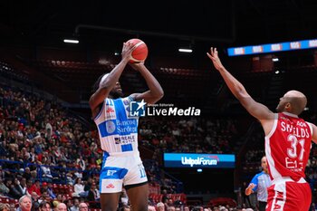 2024-10-06 - Brian Fobbs (Banco di Sardegna Sassari) - EA7 EMPORIO ARMANI MILANO VS BANCO DI SARDEGNA SASSARI - ITALIAN SERIE A - BASKETBALL