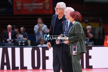 2024-10-06 - Dan Peterson celebration - EA7 EMPORIO ARMANI MILANO VS BANCO DI SARDEGNA SASSARI - ITALIAN SERIE A - BASKETBALL