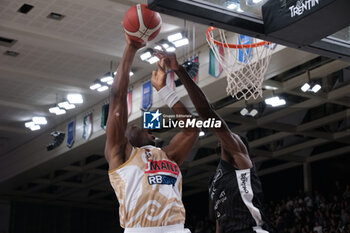 2024-10-05 - Mfiondu Kabengele of Umana Reyer Venezia take the rebound during the match between Dolomiti Energia Trentino and Umana Reyer Venezia, regular season of LBA UnipolSai A1 Italian Basketball Championship 2024/2025 at il T Quotidiano Arena on October 5, 2024, Trento, Italy. - DOLOMITI ENERGIA TRENTINO VS UMANA REYER VENEZIA - ITALIAN SERIE A - BASKETBALL