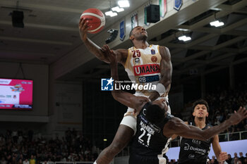 2024-10-05 - Aamir Simms of Umana Reyer Venezia in action during the match between Dolomiti Energia Trentino and Umana Reyer Venezia, regular season of LBA UnipolSai A1 Italian Basketball Championship 2024/2025 at il T Quotidiano Arena on October 5, 2024, Trento, Italy. - DOLOMITI ENERGIA TRENTINO VS UMANA REYER VENEZIA - ITALIAN SERIE A - BASKETBALL