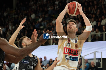 2024-10-05 - Juan Fernandez of Umana Reyer Venezia in action during the match between Dolomiti Energia Trentino and Umana Reyer Venezia, regular season of LBA UnipolSai A1 Italian Basketball Championship 2024/2025 at il T Quotidiano Arena on October 5, 2024, Trento, Italy. - DOLOMITI ENERGIA TRENTINO VS UMANA REYER VENEZIA - ITALIAN SERIE A - BASKETBALL