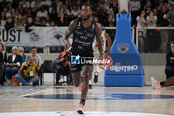 2024-10-05 - Myles Cale of Dolomiti Energia Trentino in action during the match between Dolomiti Energia Trentino and Umana Reyer Venezia, regular season of LBA UnipolSai A1 Italian Basketball Championship 2024/2025 at il T Quotidiano Arena on October 5, 2024, Trento, Italy. - DOLOMITI ENERGIA TRENTINO VS UMANA REYER VENEZIA - ITALIAN SERIE A - BASKETBALL