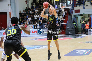 2024-10-06 - Luca Conti (Vanoli Cremona) - VANOLI BASKET CREMONA VS UNAHOTELS REGGIO EMILIA - ITALIAN SERIE A - BASKETBALL