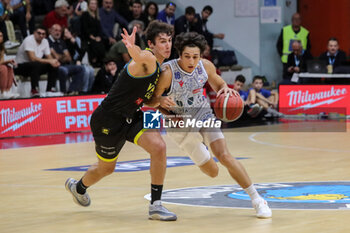 2024-10-06 - Lorenzo Uglietti (UnaHotels Reggio Emilia) - VANOLI BASKET CREMONA VS UNAHOTELS REGGIO EMILIA - ITALIAN SERIE A - BASKETBALL