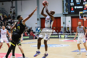 2024-10-06 - Jamar Smith (UnaHotels Reggio Emilia) - VANOLI BASKET CREMONA VS UNAHOTELS REGGIO EMILIA - ITALIAN SERIE A - BASKETBALL