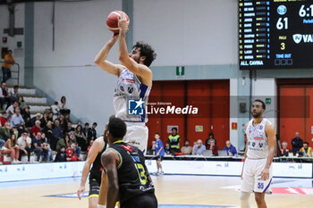 2024-10-06 - Michele Vitali (UnaHotels Reggio Emilia) - VANOLI BASKET CREMONA VS UNAHOTELS REGGIO EMILIA - ITALIAN SERIE A - BASKETBALL