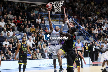 2024-10-06 - Cassius Winston (UnaHotels Reggio Emilia) - VANOLI BASKET CREMONA VS UNAHOTELS REGGIO EMILIA - ITALIAN SERIE A - BASKETBALL