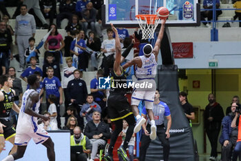 2024-10-06 - Cassius Winston (UnaHotels Reggio Emilia) - VANOLI BASKET CREMONA VS UNAHOTELS REGGIO EMILIA - ITALIAN SERIE A - BASKETBALL