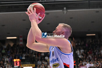 2024-10-05 - Actions of the game and players' images during the match between Nutribullet Treviso and Trapani Shark match at Palaverde - October 5, 2024, during the ITALIAN SERIE A Championship 2024/2025 - NUTRIBULLET TREVISO BASKET VS TRAPANI SHARK - ITALIAN SERIE A - BASKETBALL