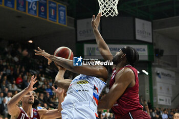 2024-10-05 - Actions of the game and players' images during the match between Nutribullet Treviso and Trapani Shark match at Palaverde - October 5, 2024, during the ITALIAN SERIE A Championship 2024/2025 - NUTRIBULLET TREVISO BASKET VS TRAPANI SHARK - ITALIAN SERIE A - BASKETBALL