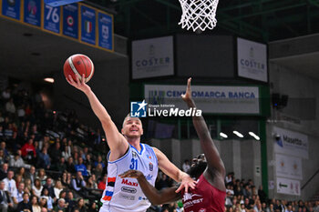 2024-10-05 - Actions of the game and players' images during the match between Nutribullet Treviso and Trapani Shark match at Palaverde - October 5, 2024, during the ITALIAN SERIE A Championship 2024/2025 - NUTRIBULLET TREVISO BASKET VS TRAPANI SHARK - ITALIAN SERIE A - BASKETBALL