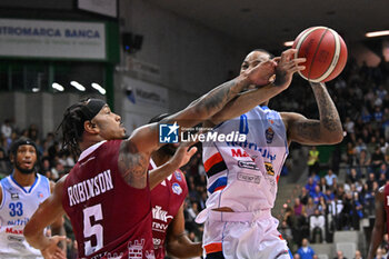 2024-10-05 - Actions of the game and players' images during the match between Nutribullet Treviso and Trapani Shark match at Palaverde - October 5, 2024, during the ITALIAN SERIE A Championship 2024/2025 - NUTRIBULLET TREVISO BASKET VS TRAPANI SHARK - ITALIAN SERIE A - BASKETBALL