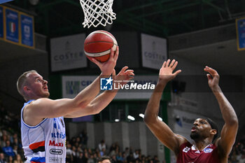 2024-10-05 - Actions of the game and players' images during the match between Nutribullet Treviso and Trapani Shark match at Palaverde - October 5, 2024, during the ITALIAN SERIE A Championship 2024/2025 - NUTRIBULLET TREVISO BASKET VS TRAPANI SHARK - ITALIAN SERIE A - BASKETBALL