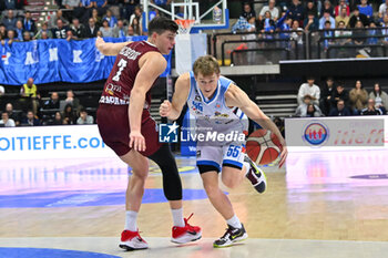 2024-10-05 - Actions of the game and players' images during the match between Nutribullet Treviso and Trapani Shark match at Palaverde - October 5, 2024, during the ITALIAN SERIE A Championship 2024/2025 - NUTRIBULLET TREVISO BASKET VS TRAPANI SHARK - ITALIAN SERIE A - BASKETBALL