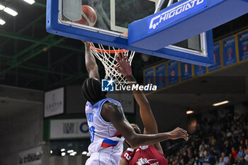 2024-10-05 - Actions of the game and players' images during the match between Nutribullet Treviso and Trapani Shark match at Palaverde - October 5, 2024, during the ITALIAN SERIE A Championship 2024/2025 - NUTRIBULLET TREVISO BASKET VS TRAPANI SHARK - ITALIAN SERIE A - BASKETBALL