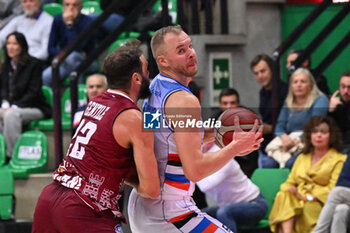 2024-10-05 - Actions of the game and players' images during the match between Nutribullet Treviso and Trapani Shark match at Palaverde - October 5, 2024, during the ITALIAN SERIE A Championship 2024/2025 - NUTRIBULLET TREVISO BASKET VS TRAPANI SHARK - ITALIAN SERIE A - BASKETBALL