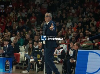 2024-10-06 - Head Coach Walter De Raffaele Bertram Derthona Tortona during the LBA Italy Championship match between Openjobmetis Varese vs Bertram Derthona Tortona , in Varese, Italy, on October 5, 2024 - OPENJOBMETIS VARESE VS BERTRAM DERTHONA TORTONA - ITALIAN SERIE A - BASKETBALL