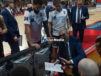 2024-10-06 - Head Coach Walter De Raffaele Bertram Derthona Tortona during the LBA Italy Championship match between Openjobmetis Varese vs Bertram Derthona Tortona , in Varese, Italy, on October 5, 2024 - OPENJOBMETIS VARESE VS BERTRAM DERTHONA TORTONA - ITALIAN SERIE A - BASKETBALL