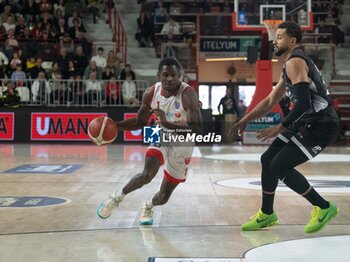 2024-10-06 - 01 Jordan Harris Openjobmetis Varese during the LBA Italy Championship match between Openjobmetis Varese vs Bertram Derthona Tortona , in Varese, Italy, on October 5, 2024 - OPENJOBMETIS VARESE VS BERTRAM DERTHONA TORTONA - ITALIAN SERIE A - BASKETBALL